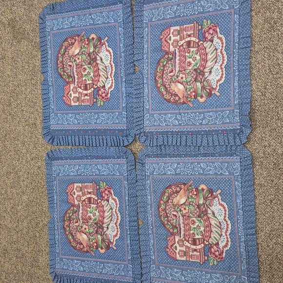 Vintage Set of 4 Beautiful Quilt Table Place Mats - Picture 2 of 7